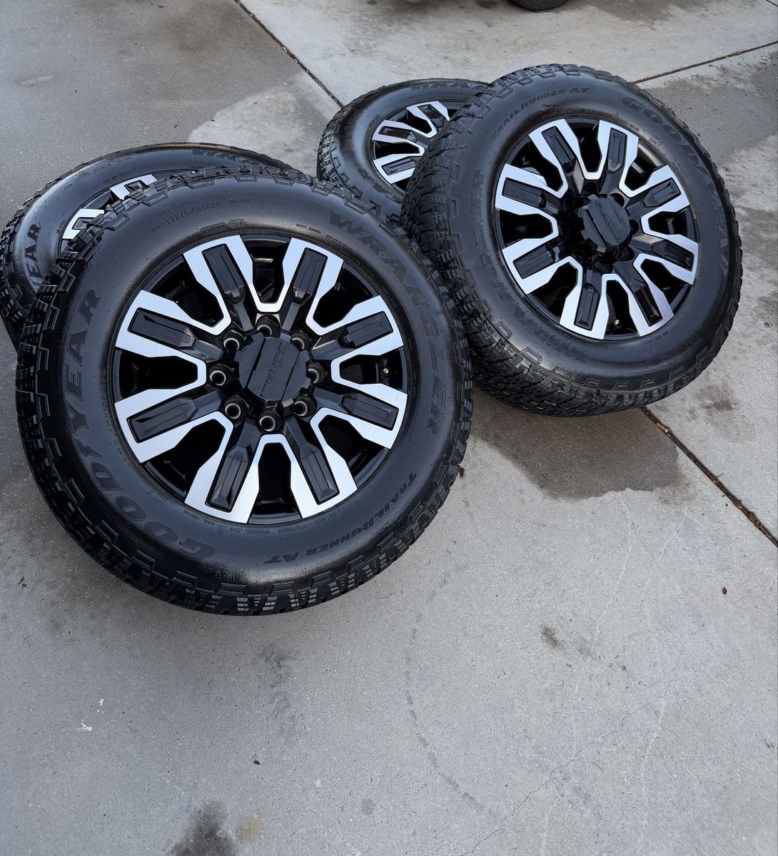 2026 gmc sierra Denali ultimate 2500 HD wheels and tires