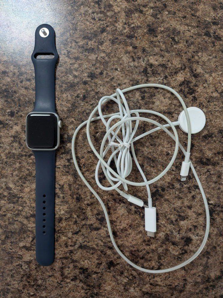 Apple Watch SE (1st Gen) - Silver with Navy Blue Band