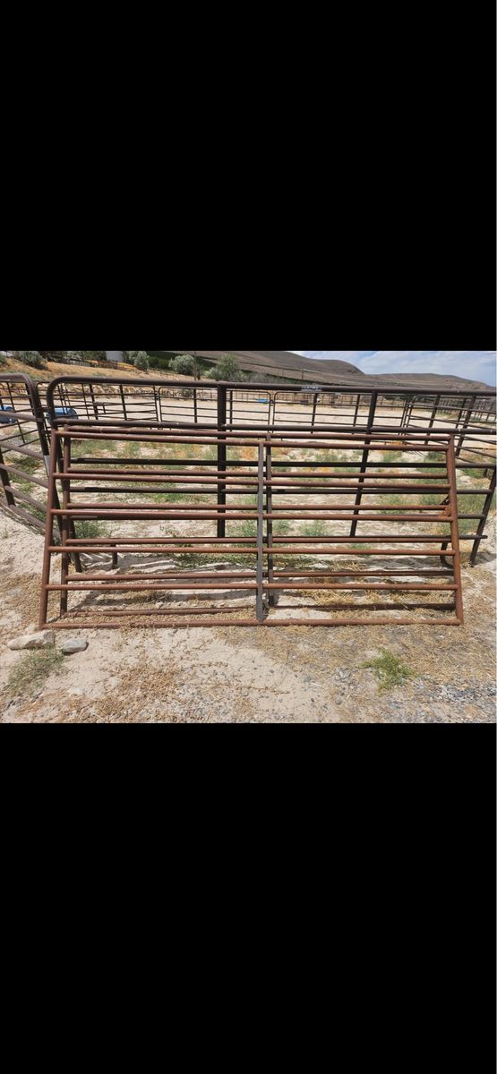 Pipe gates