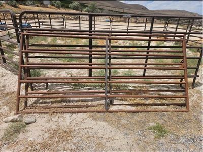 Pipe gates