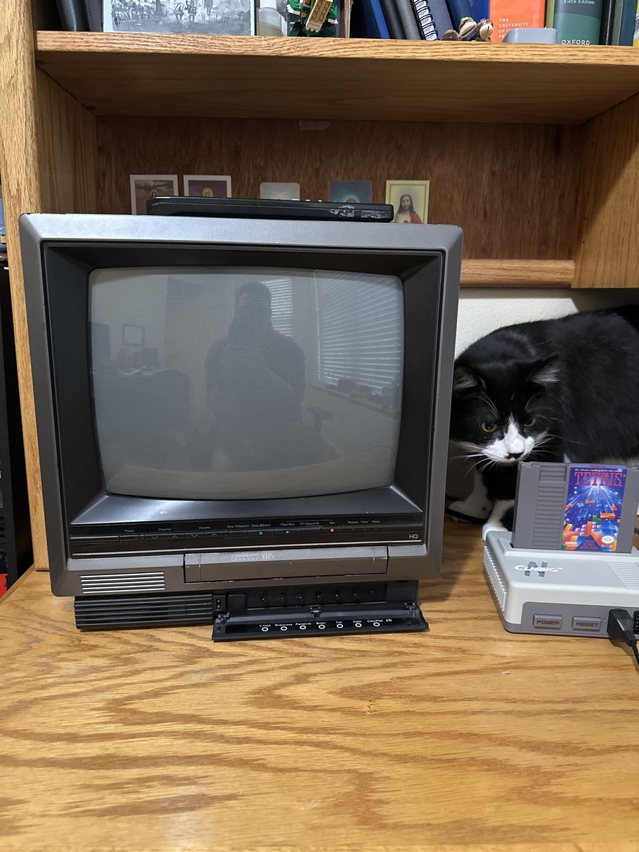 Panasonic 13" PV-M1328 CRT TV Television Monitor VCR / VHS Player *kind of functioning*