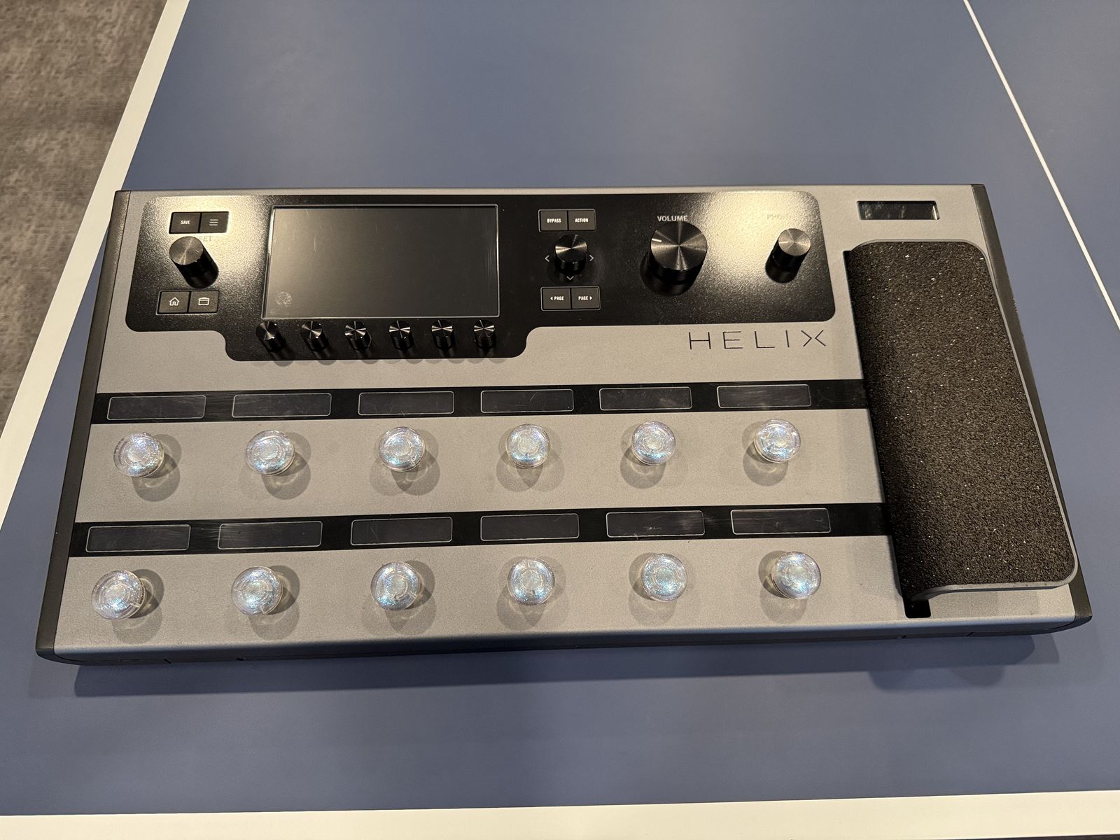 Line 6 Helix Floor + SKB Hard Case