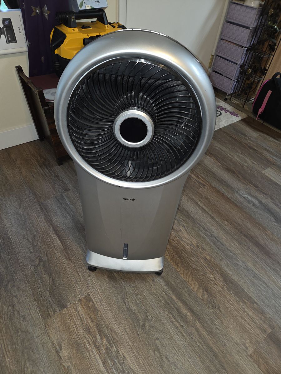 Newair evaporative water cool /Air conditioner