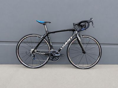 Giant TCR Advanced SL 2 Carbon Road Bike – Ultegra 11-Speed – Medium