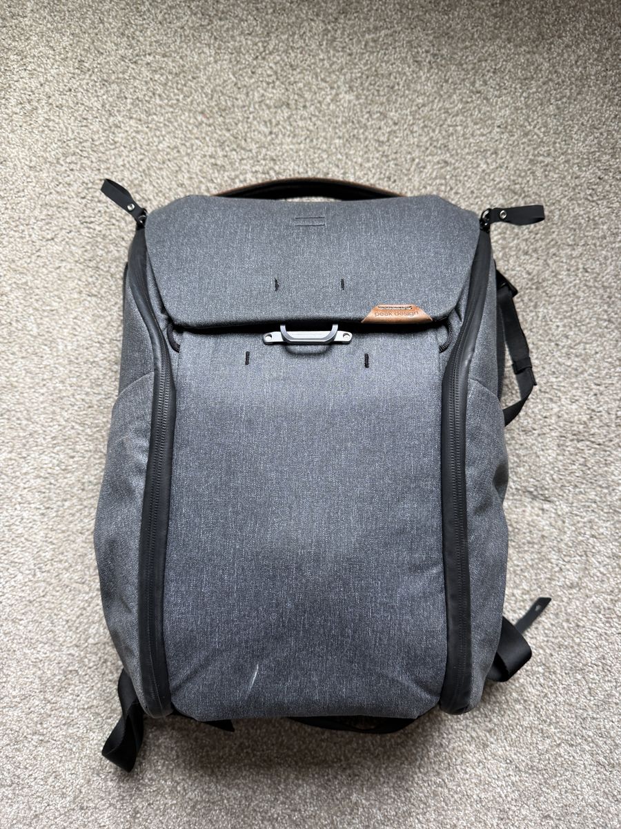 Peak Design Everyday Backpack V2 20L Charcoal Grey Camera & Laptop Bag