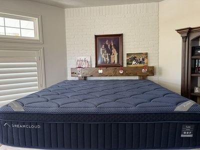 Good as New! Dreamcloud King Pillowtop! Only $350