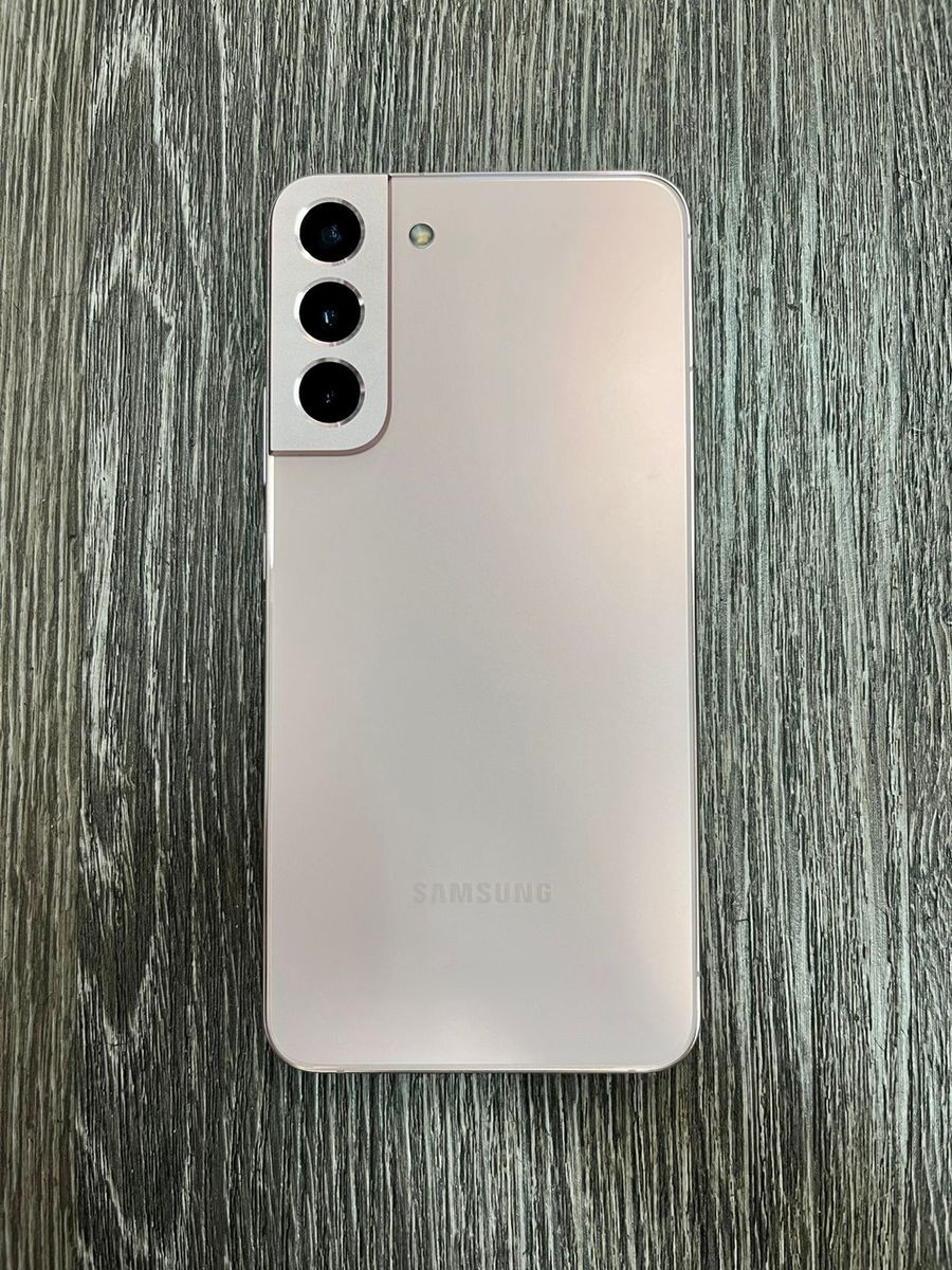 Samsung Galaxy S22 PLUS 5G  128GB -  Unlocked