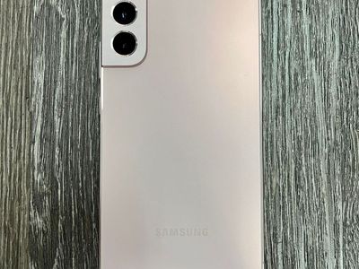 Samsung Galaxy S22 PLUS 5G 128GB - Unlocked