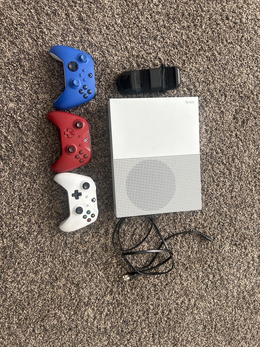 Xbox One S With 3 Controllers And Charger