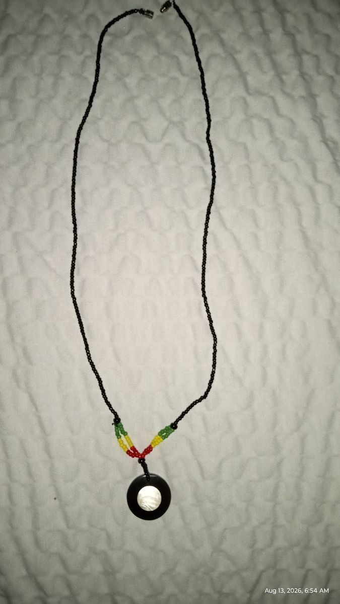 Vintage Beaded Rasta Color Pendant Necklace with Ring Shell Inlay Centerpiece