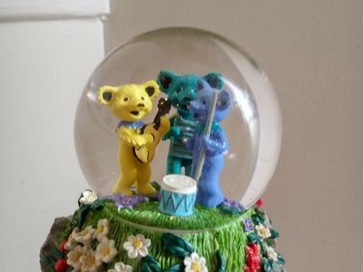 grateful Dead snow globe