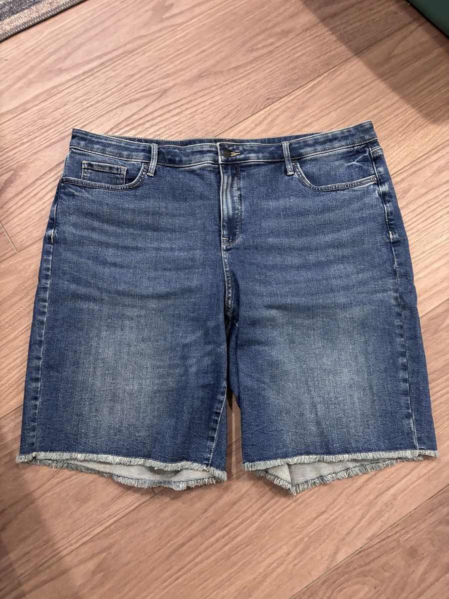NWOT NYDJ Shorts (not your daughters jeans brand) Size 18 Frayed Hem