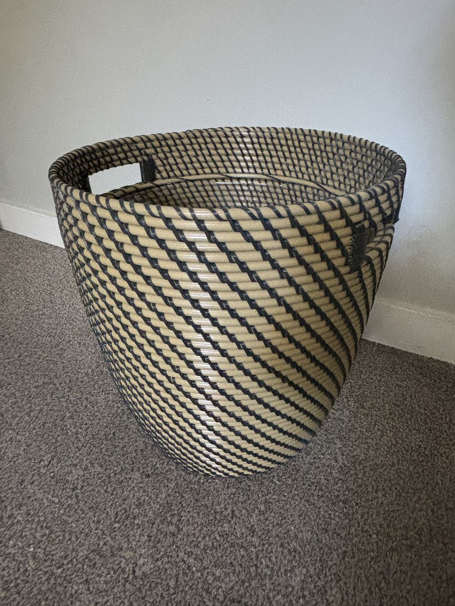 Wicker pot
