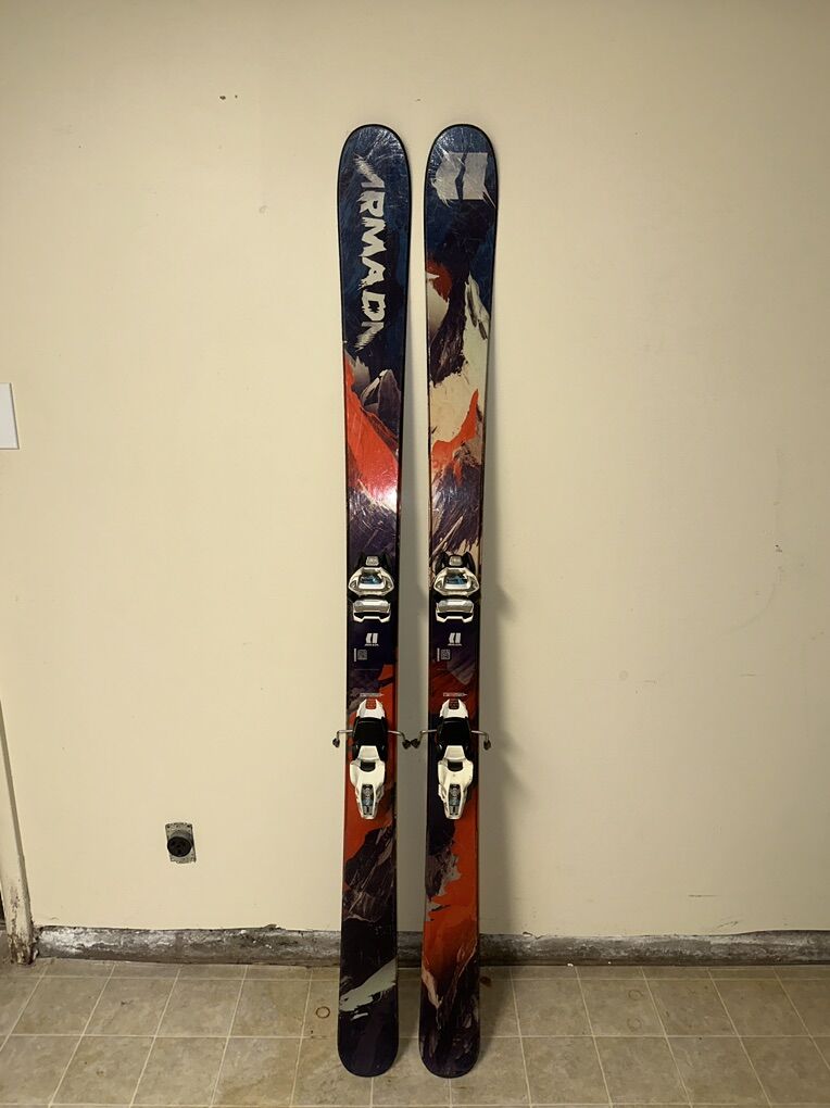 Armada 178cm Skiis