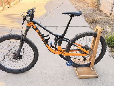 2023 Trek Fuel EX 5 Gen 5 Mountain Bike - Small, 27.5" Wheels, Full Suspension, Marigold/Black