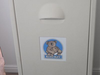 Koala Kare KB101-00 Vertical Standard Baby Changing Station - Cream