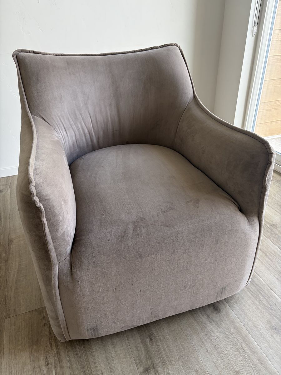 Cozy Gray Barrel Swivel Accent Chair - Used/Perfect Condition, Stylish & Comfortable