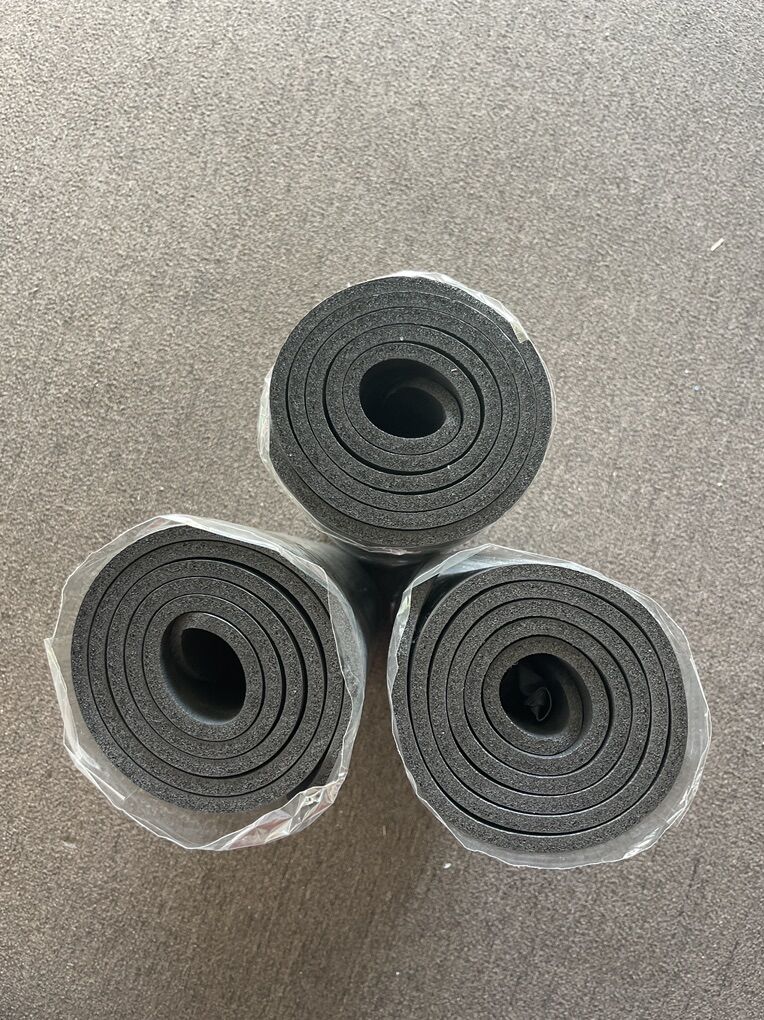 Yoga Mat Premium 1/2. With carry strap.