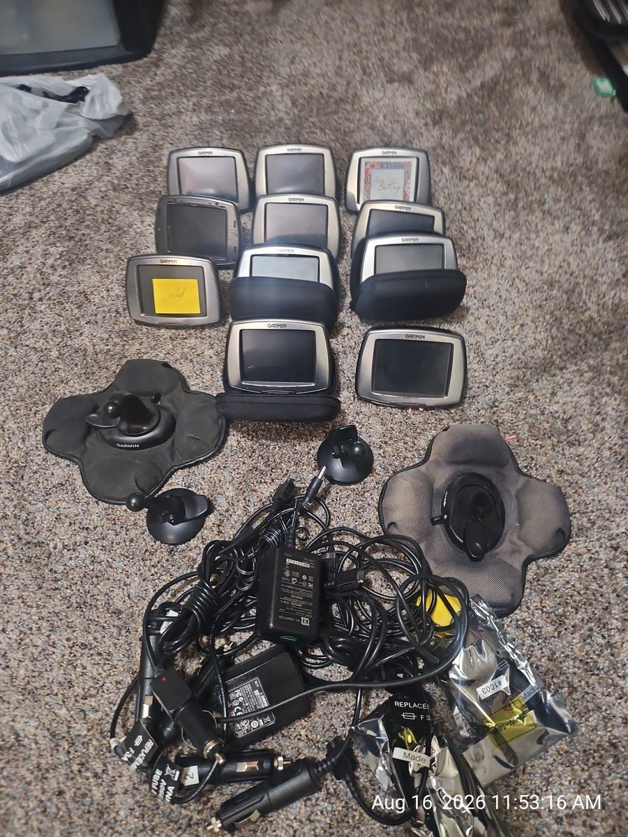 Lot of Garmin StreetPilot c550 GPS Units, Mounts, Cases & Chargers