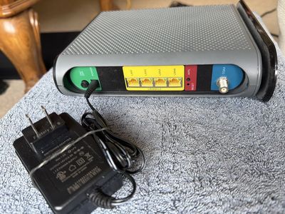 Motorola MG7700 24x8 Cable Modem AC1900 Wi-Fi Router Combo (DOCSIS 3.0) - Great Condition