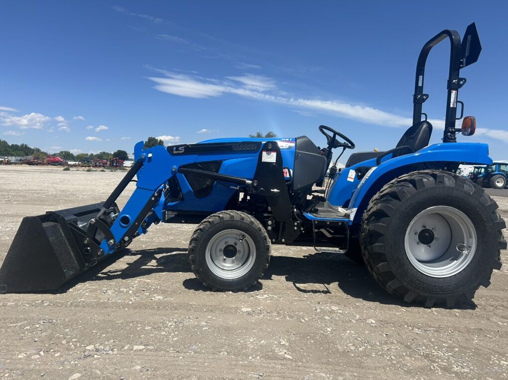 MT226HE Tractor And Loader 25hp