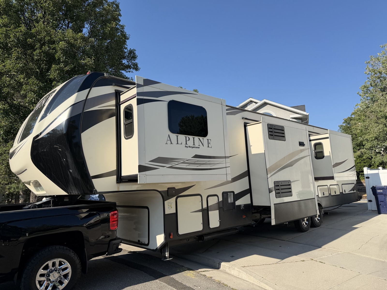 2019 Alpine 3700 FL
