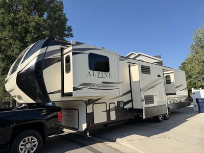2019 Alpine 3700 FL