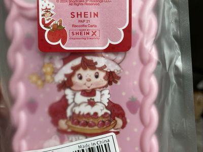 Iphone 13pro Max Apple Strawberry Shortcake Case
