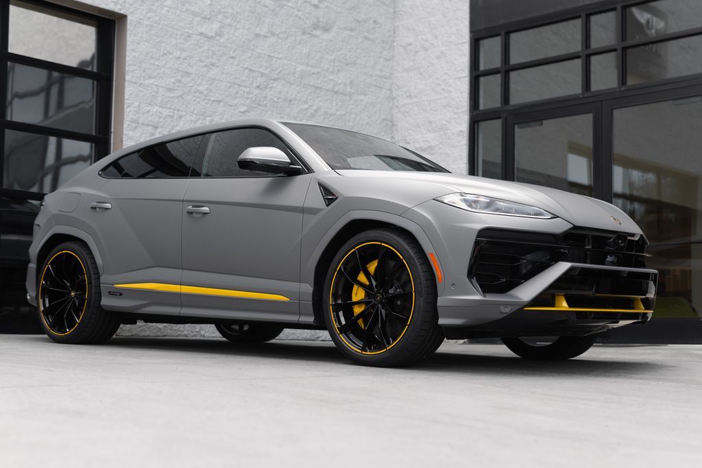 2026 Lamborghini Urus SE