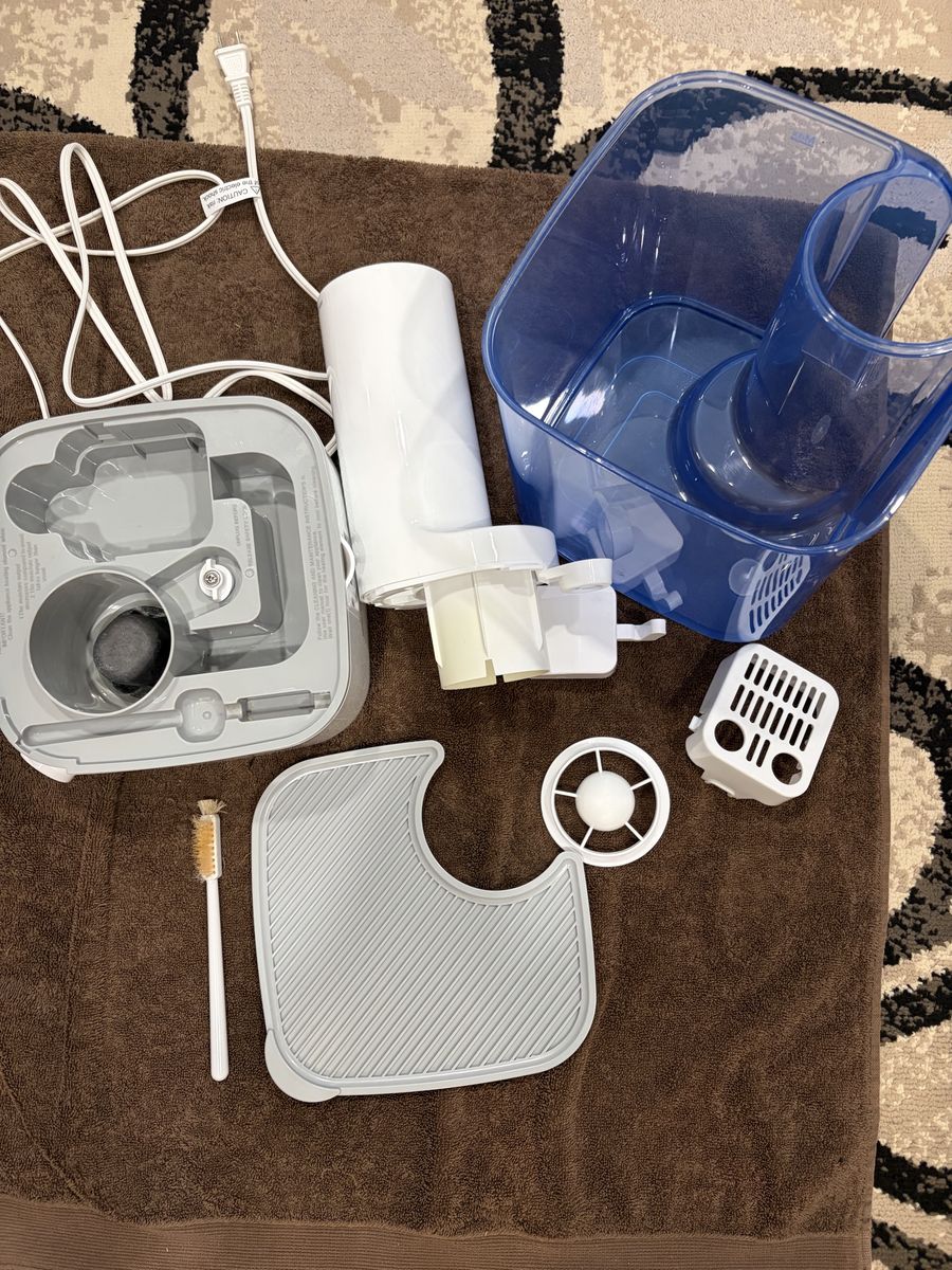 Vicks Warm Mist Humidifier with Blue Tank and Cleaning Accessories
