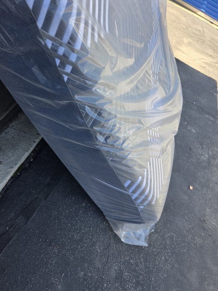 Brand new queen Mattress 14"