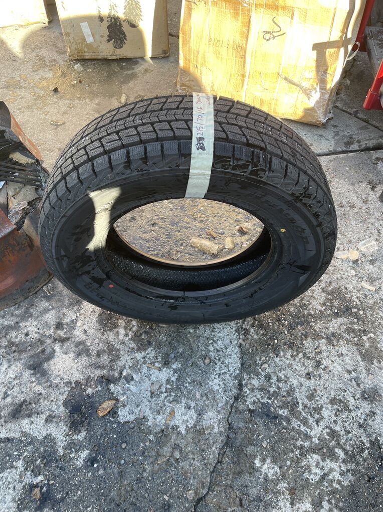 215/70/16 NEW DUNLOP WINTER TIRE