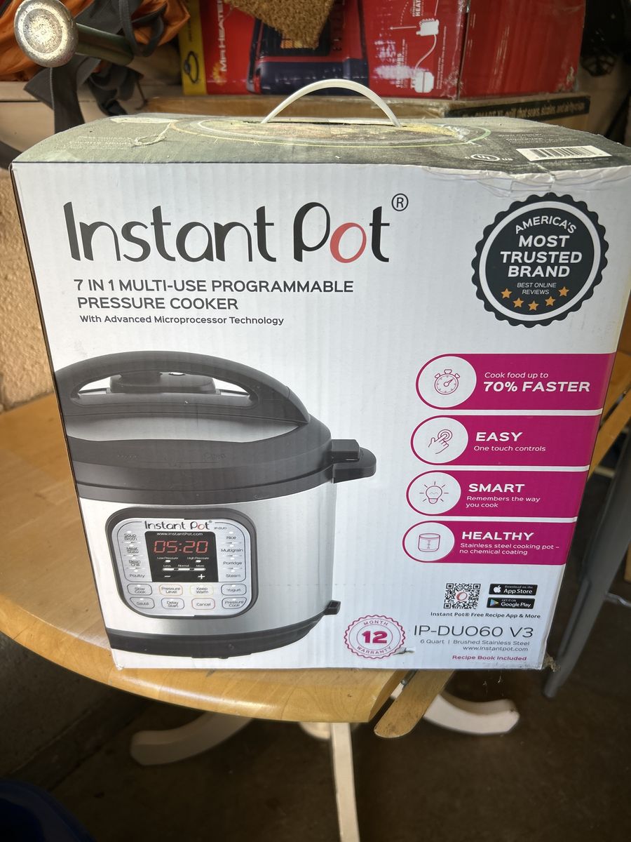 Brand new, still in box! Instant Pot IP-DUO60 V3 7-in-1 Multi-Use Programmable Pressure Cooker