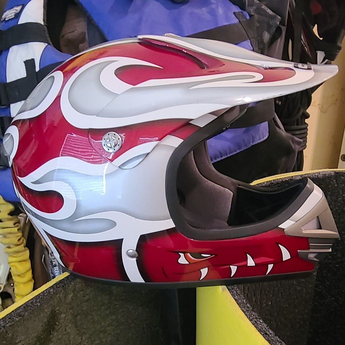 Youth dirtbike helmet