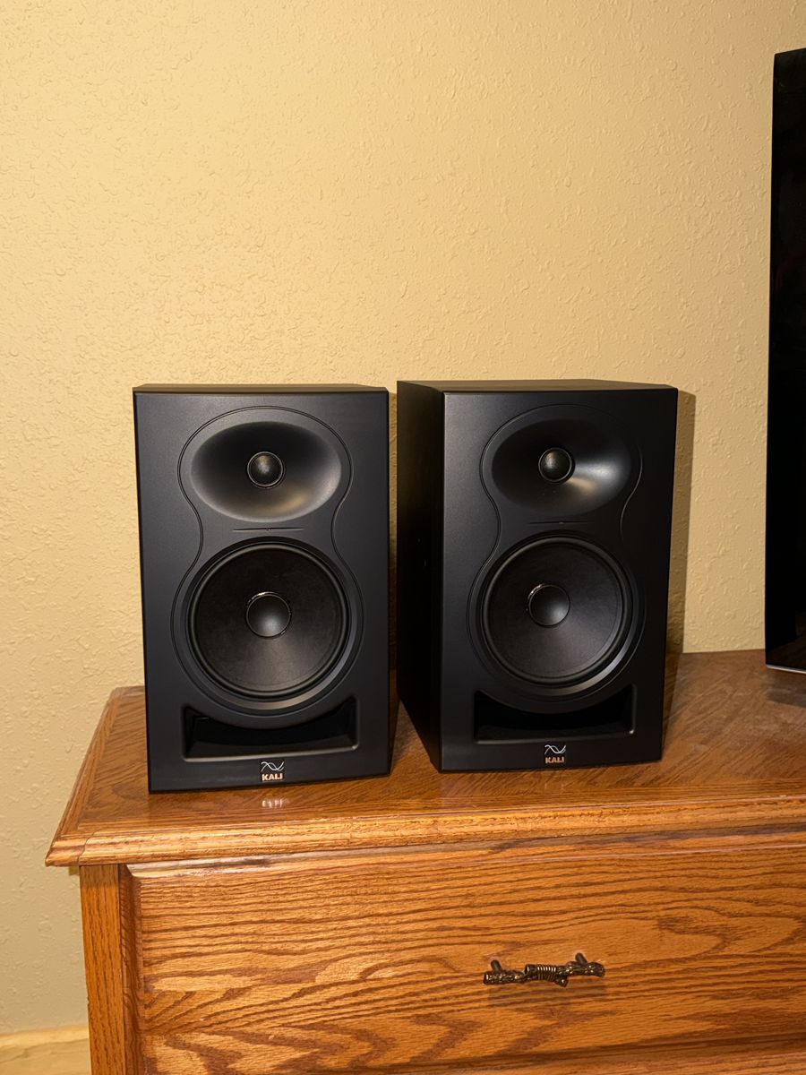 Kali LP6 Studio Monitors