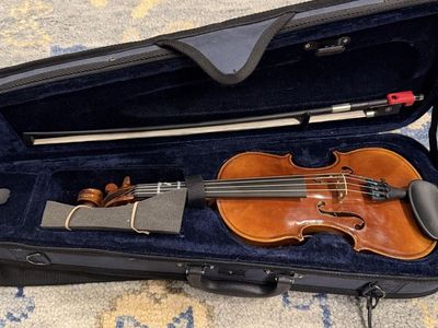 Kreutzer A300 1/8 Violin - Full Kit w/ Receipt