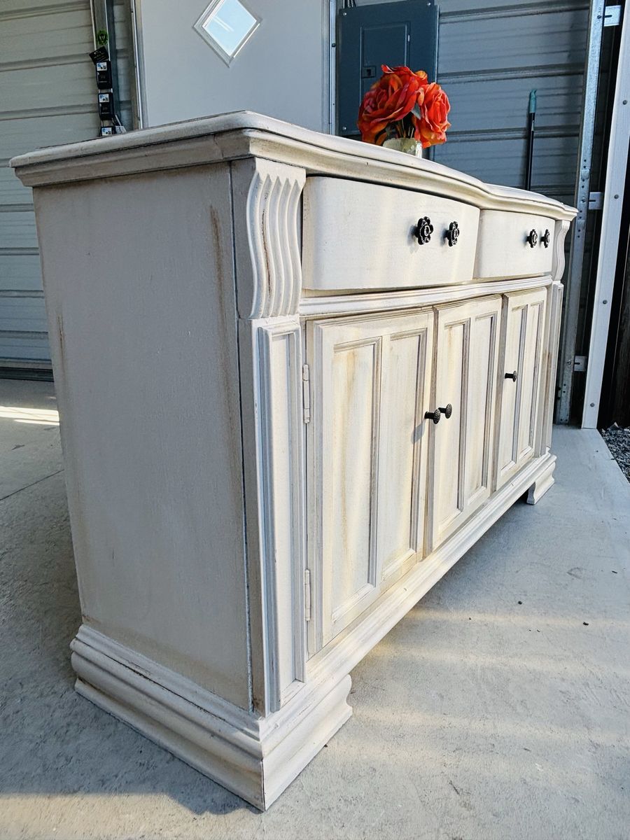 Main image 3