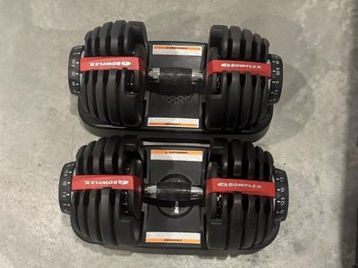 Bowflex SelectTech 552 Adjustable Dumbbells Pair with Storage Trays