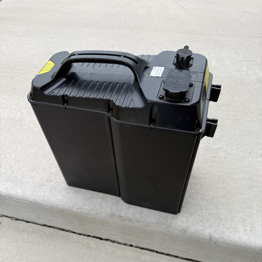 Talaria Komodo Battery (comes with charger)