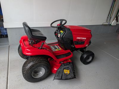 CRAFTSMAN T110 42-in 17.5 -HP Single cylinder Gas Lawn tractor Mower