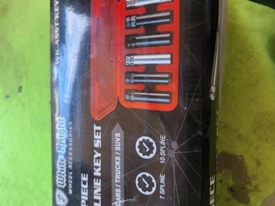 Duplex Spline Keys - 0.9" Diameter Wrench Set in Red Case