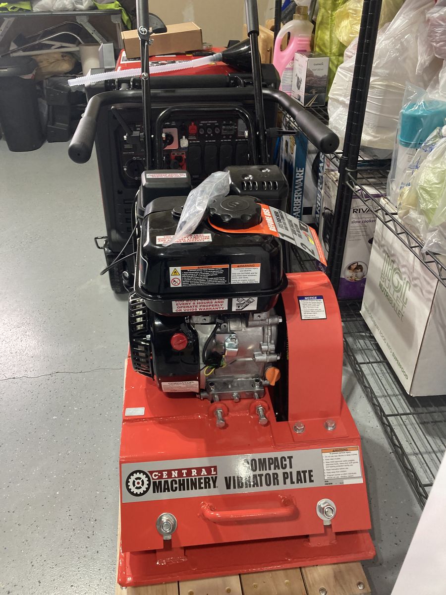 Central Machinery 6.5 HP Plate Compactor Like New