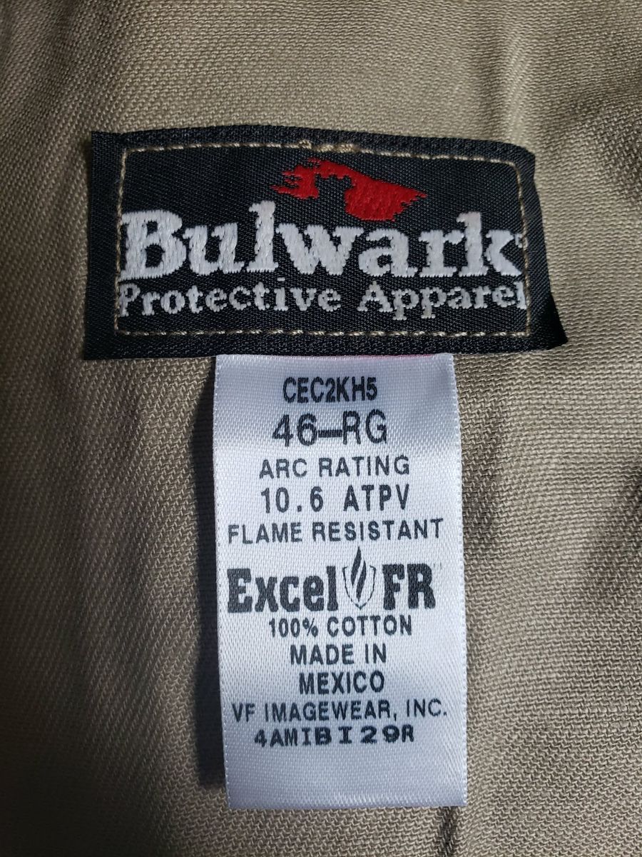 Coverall Flame resistant Bulwark protective apparel Model CEC2KH5 Size 46 R