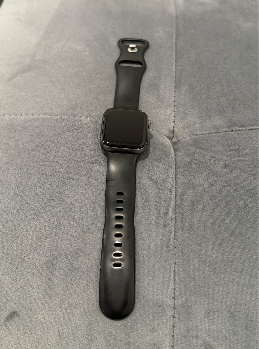 Apple Watch Series 5 44mm GPS + Cellular (LTE) – Space Gray – Charger Included