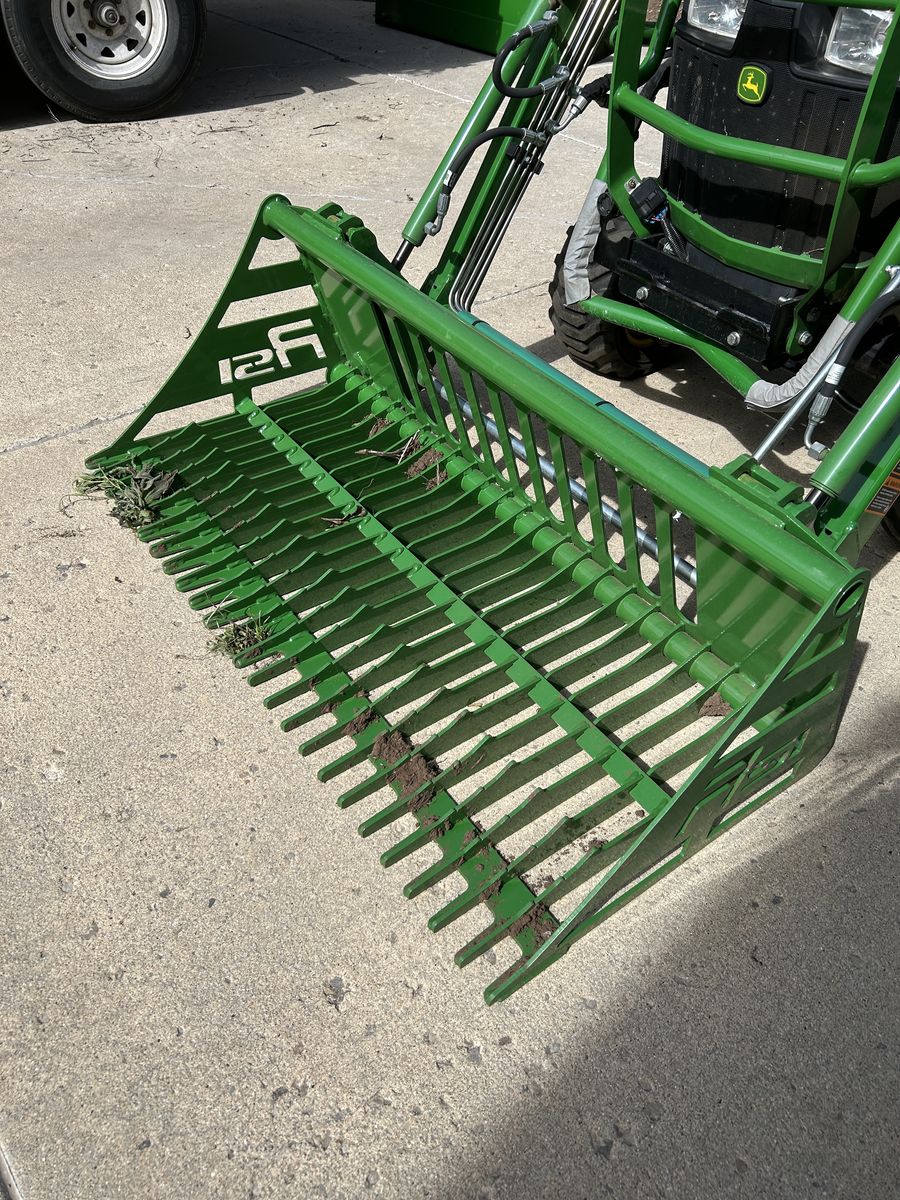 Rock Bucket for John Deere 1025R