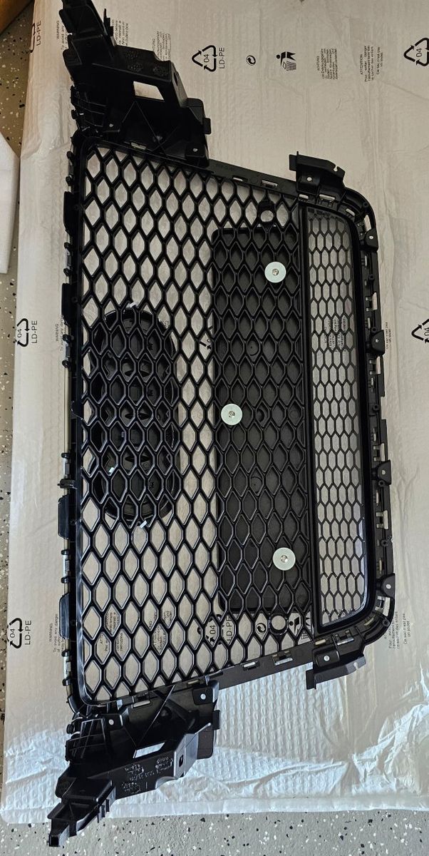 Main image 3
