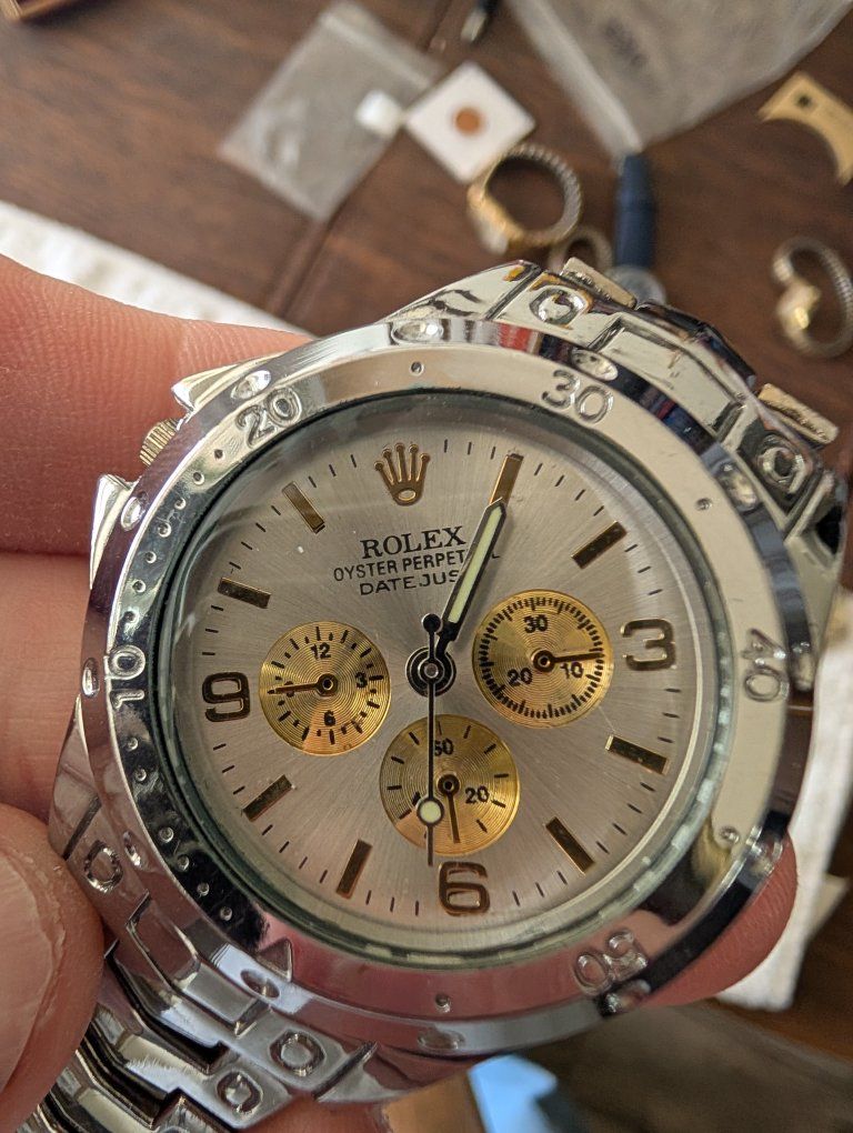 Oyster Perpetual Datejust wristwatch brand new never worn and a new battery in it