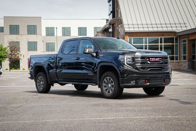 2024 GMC 1500 AT4