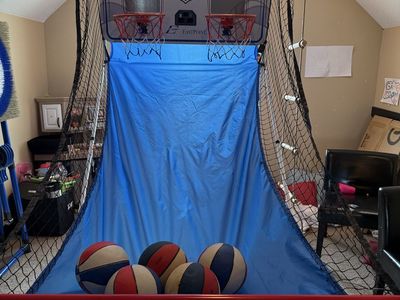 EastPoint Sports Double Shot Arcade Basketball Game with 5 Balls - Great Condition