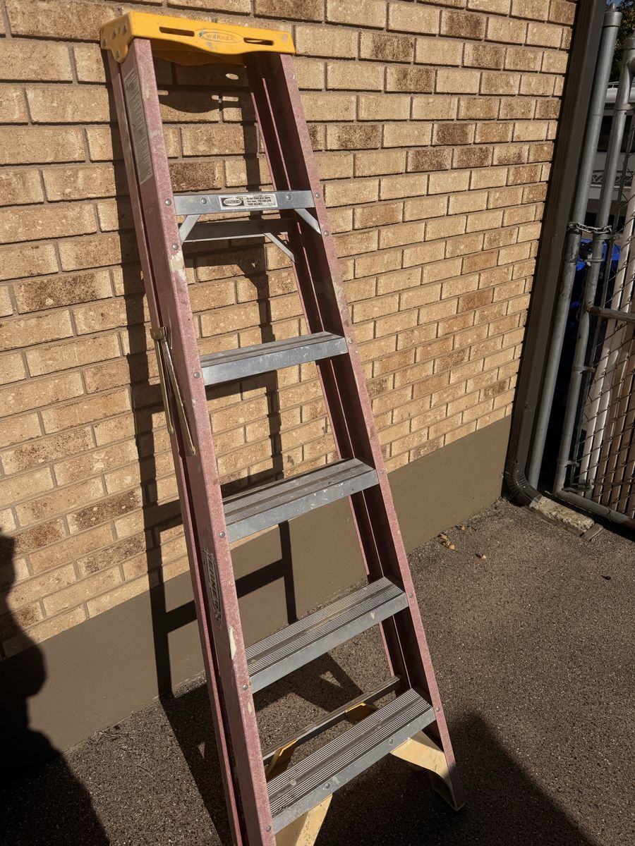 Werner Fiberglass Step Ladder